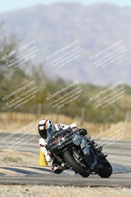 media/Dec-01-2025-Moto Forza (Mon) [[2daa91e15f]]/2-Intermediate Group/Session 3 (Turn 3)/